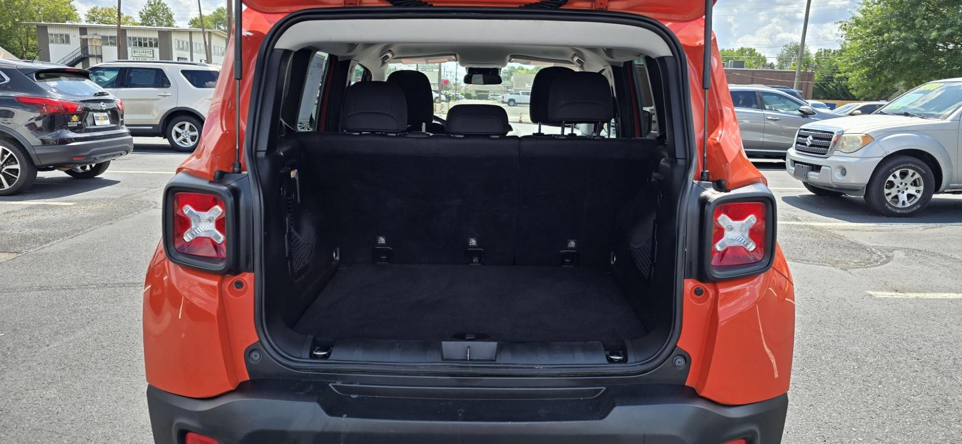 2018 ORANGE /BLACK Jeep Renegade Latitude 4WD (ZACCJBBB2JP) with an 2.4L L4 DOHC 16V engine, Automatic 9-Spd w/Overdrive transmission, located at 1010 N White Horse Pike, Stratford, NJ, 08084, (856) 262-9500, 39.838921, -75.011497 - Photo#8
