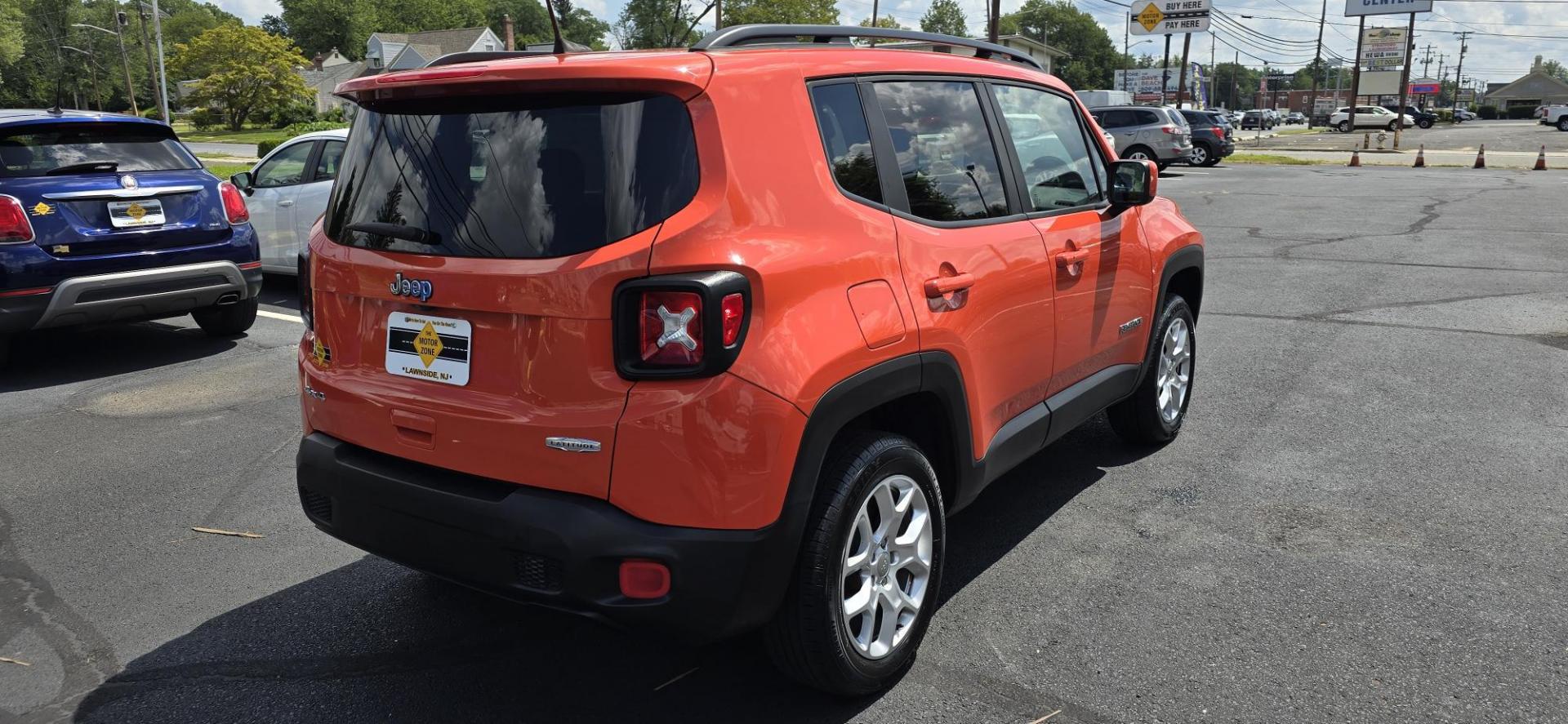 2018 ORANGE /BLACK Jeep Renegade Latitude 4WD (ZACCJBBB2JP) with an 2.4L L4 DOHC 16V engine, Automatic 9-Spd w/Overdrive transmission, located at 1010 N White Horse Pike, Stratford, NJ, 08084, (856) 262-9500, 39.838921, -75.011497 - Photo#5