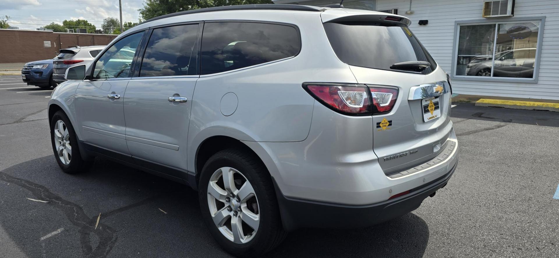 2017 Silver /Black Chevrolet Traverse 1LT AWD (1GNKVGKD5HJ) with an 3.6L V6 DOHC 24V engine, 6A transmission, located at 1010 N White Horse Pike, Stratford, NJ, 08084, (856) 262-9500, 39.838921, -75.011497 - Photo#3