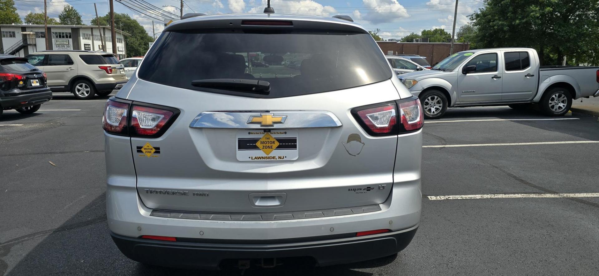 2017 Silver /Black Chevrolet Traverse 1LT AWD (1GNKVGKD5HJ) with an 3.6L V6 DOHC 24V engine, 6A transmission, located at 1010 N White Horse Pike, Stratford, NJ, 08084, (856) 262-9500, 39.838921, -75.011497 - Photo#7