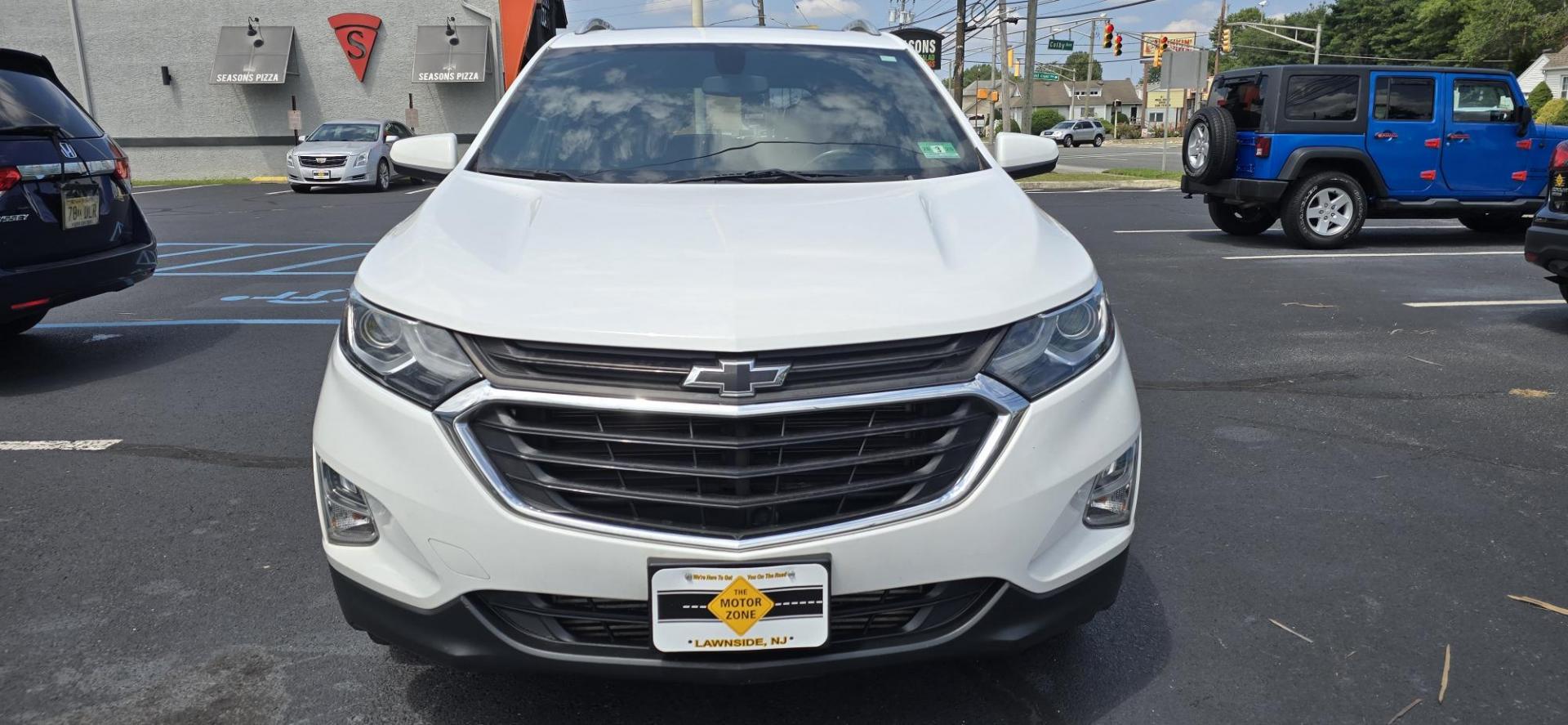 2018 White /Black Chevrolet Equinox LT AWD (2GNAXSEV4J6) with an 1.5L L4 DIR DOHC 16V TURBO engine, 6A transmission, located at 1010 N White Horse Pike, Stratford, NJ, 08084, (856) 262-9500, 39.838921, -75.011497 - Photo#5
