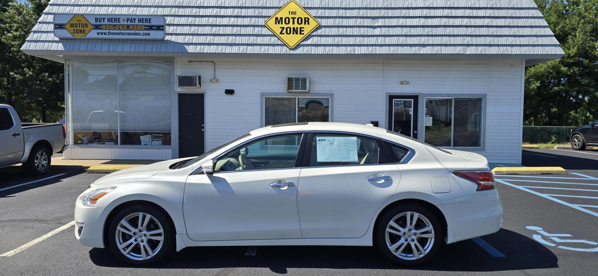 2015 Pearl White /Tan Leather Nissan Altima 3.5 SV (1N4BL3AP1FC) with an 3.5L V6 DOHC 24V engine, Continuously Variable Transmission transmission, located at 1010 N White Horse Pike, Stratford, NJ, 08084, (856) 262-9500, 39.838921, -75.011497 - Photo#4