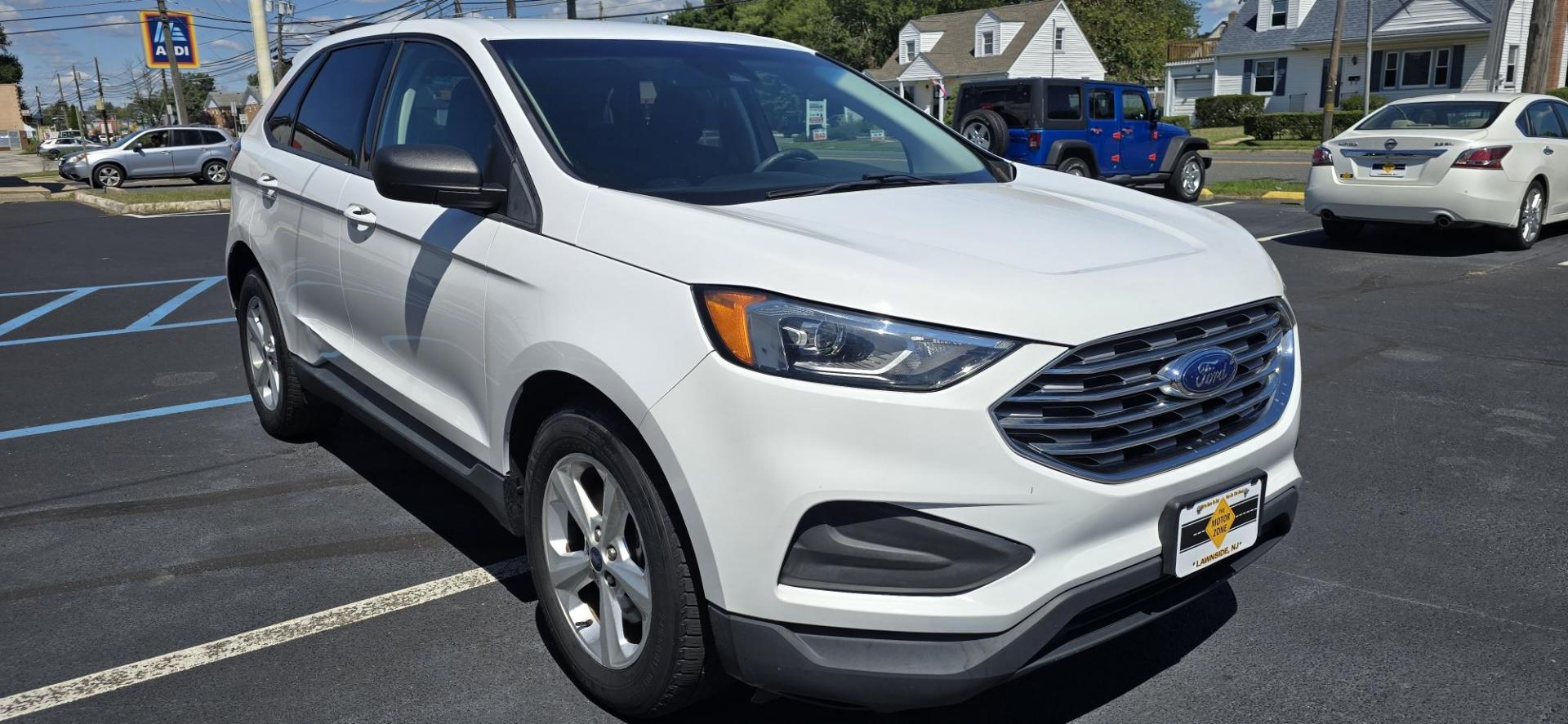 2019 White /Black Ford Edge SE AWD (2FMPK4G91KB) with an 2.0L L4 DOHC 16V engine, 6A transmission, located at 1010 N White Horse Pike, Stratford, NJ, 08084, (856) 262-9500, 39.838921, -75.011497 - Photo#1