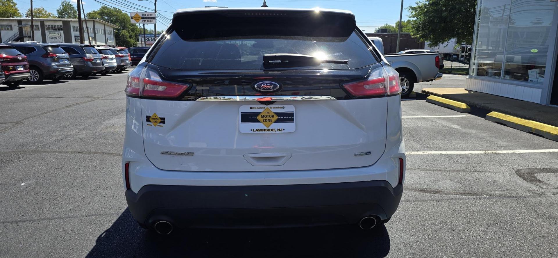 2019 White /Black Ford Edge SE AWD (2FMPK4G91KB) with an 2.0L L4 DOHC 16V engine, 6A transmission, located at 1010 N White Horse Pike, Stratford, NJ, 08084, (856) 262-9500, 39.838921, -75.011497 - Photo#6