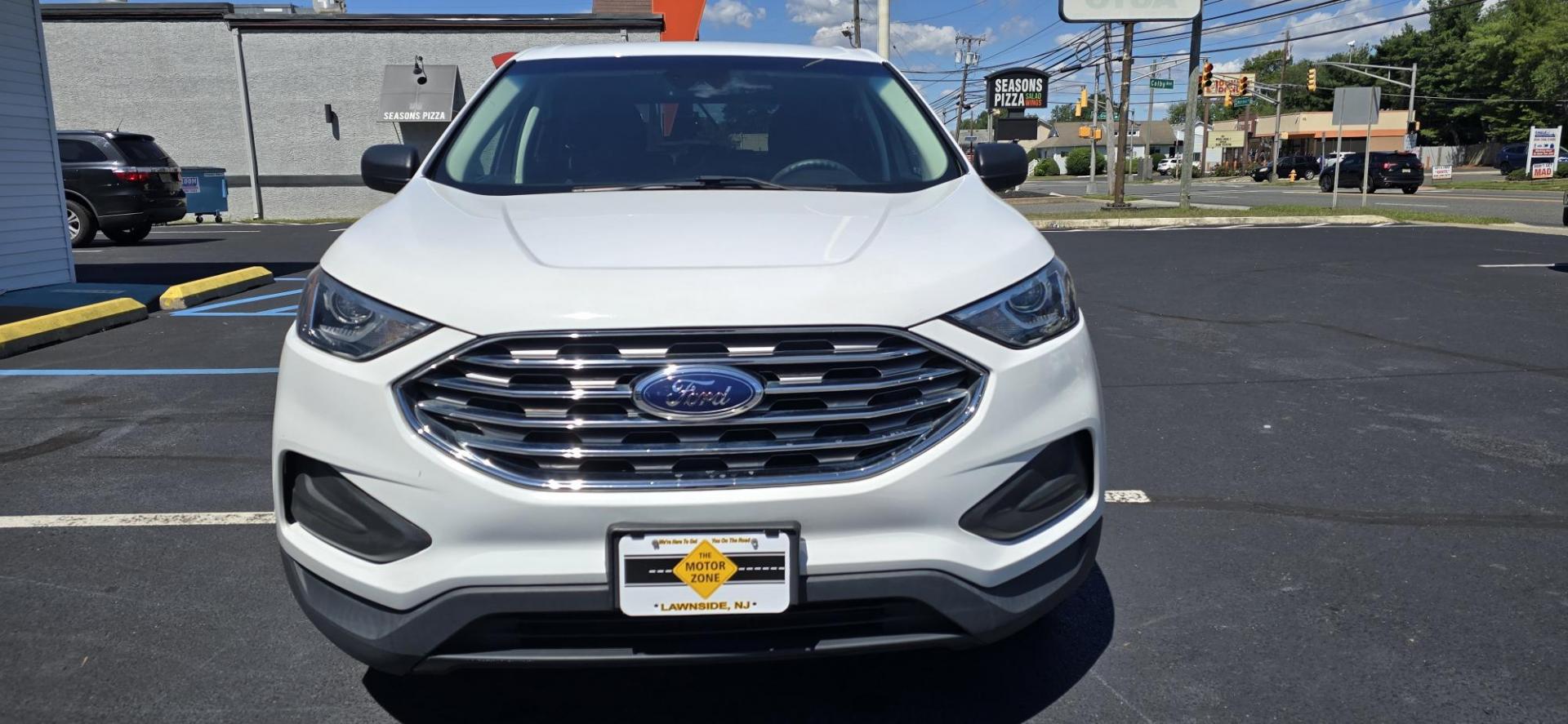 2019 White /Black Ford Edge SE AWD (2FMPK4G91KB) with an 2.0L L4 DOHC 16V engine, 6A transmission, located at 1010 N White Horse Pike, Stratford, NJ, 08084, (856) 262-9500, 39.838921, -75.011497 - Photo#5