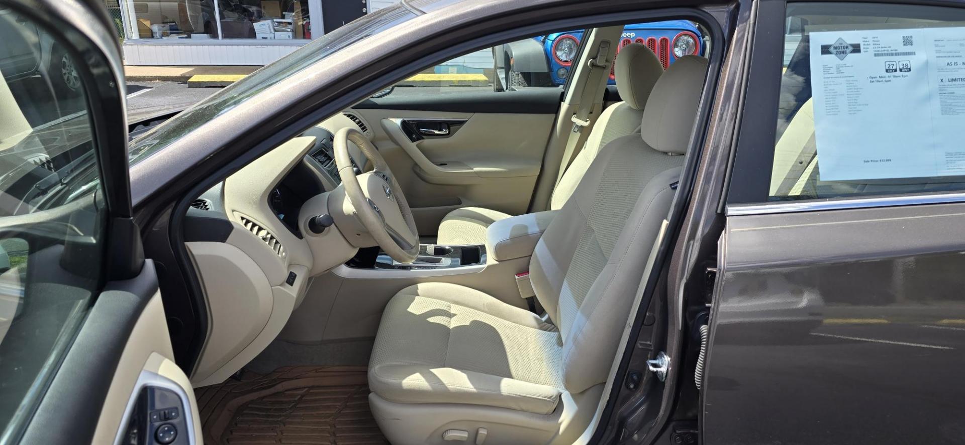 2014 Brown /Tan Nissan Altima 2.5 SL (1N4AL3AP1EC) with an 2.5L L4 DOHC 16V engine, Continuously Variable Transmission transmission, located at 1010 N White Horse Pike, Stratford, NJ, 08084, (856) 262-9500, 39.838921, -75.011497 - Photo#8