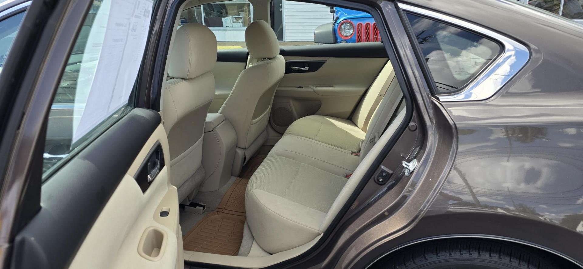 2014 Brown /Tan Nissan Altima 2.5 SL (1N4AL3AP1EC) with an 2.5L L4 DOHC 16V engine, Continuously Variable Transmission transmission, located at 1010 N White Horse Pike, Stratford, NJ, 08084, (856) 262-9500, 39.838921, -75.011497 - Photo#9