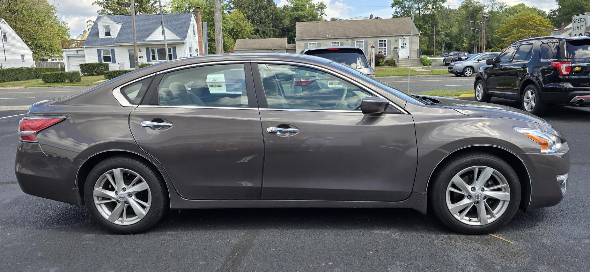 2014 Brown /Tan Nissan Altima 2.5 SL (1N4AL3AP1EC) with an 2.5L L4 DOHC 16V engine, Continuously Variable Transmission transmission, located at 1010 N White Horse Pike, Stratford, NJ, 08084, (856) 262-9500, 39.838921, -75.011497 - Photo#7