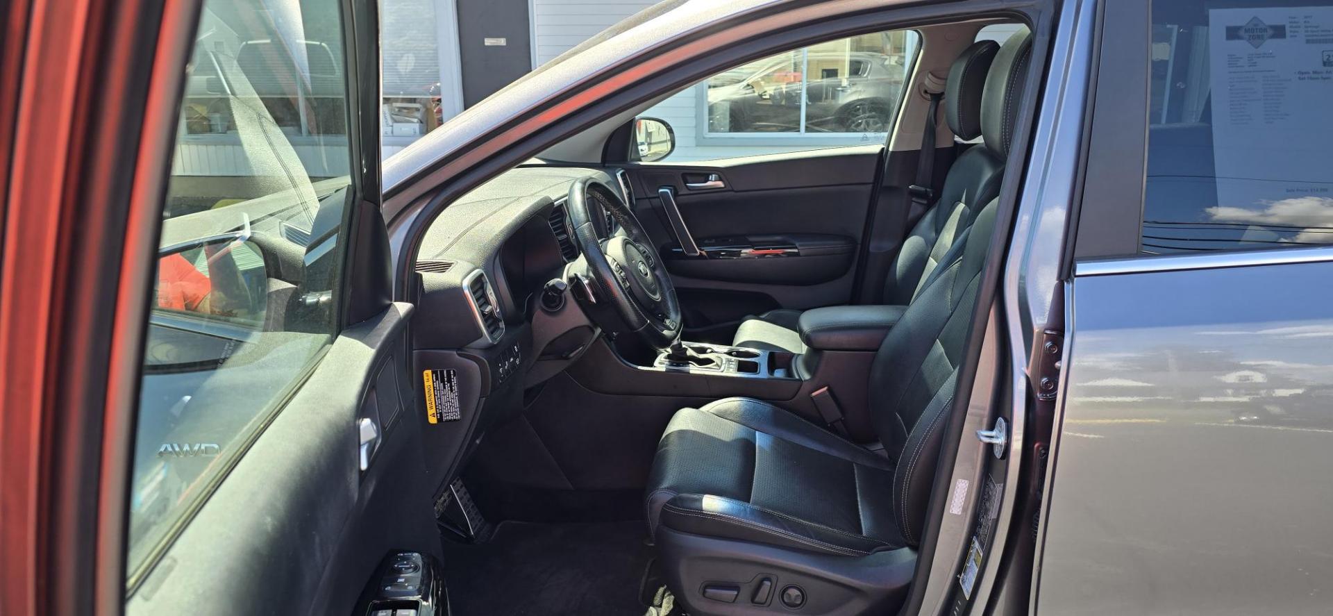 2017 Gray /Black Kia Sportage SX AWD (KNDPRCA62H7) with an 2.0L L4 DOHC 16V engine, 6A transmission, located at 1010 N White Horse Pike, Stratford, NJ, 08084, (856) 262-9500, 39.838921, -75.011497 - Photo#8