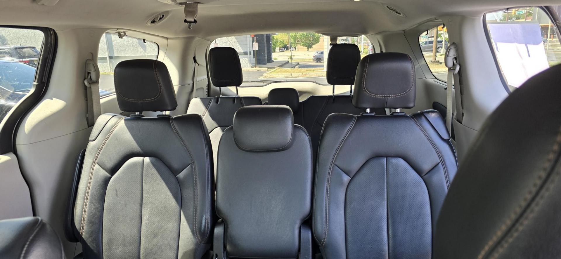 2018 Gray /Black Chrysler Pacifica Touring-L (2C4RC1BG9JR) with an 3.6L V6 DOHC 24V engine, 9A transmission, located at 1010 N White Horse Pike, Stratford, NJ, 08084, (856) 262-9500, 39.838921, -75.011497 - Photo#11