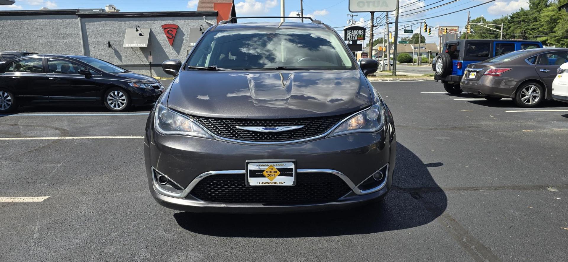 2018 Gray /Black Chrysler Pacifica Touring-L (2C4RC1BG9JR) with an 3.6L V6 DOHC 24V engine, 9A transmission, located at 1010 N White Horse Pike, Stratford, NJ, 08084, (856) 262-9500, 39.838921, -75.011497 - Photo#4