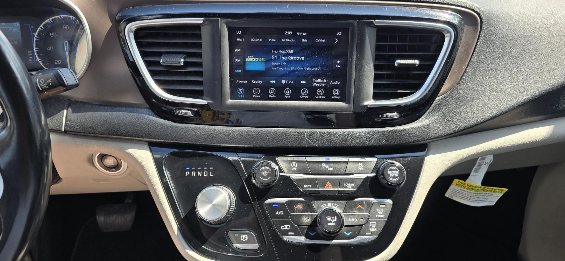 2018 Gray /Black Chrysler Pacifica Touring-L (2C4RC1BG9JR) with an 3.6L V6 DOHC 24V engine, 9A transmission, located at 1010 N White Horse Pike, Stratford, NJ, 08084, (856) 262-9500, 39.838921, -75.011497 - Photo#13