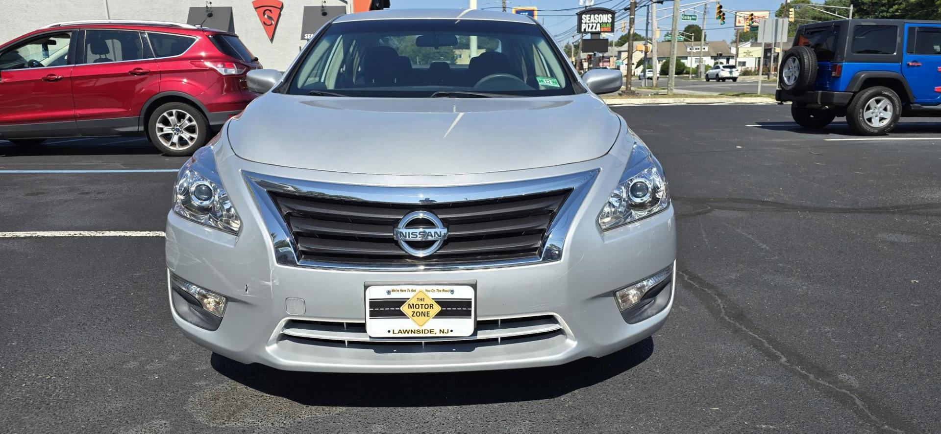 2013 Silver /Black Nissan Altima 2.5 S (1N4AL3AP4DC) with an 2.5L L4 DOHC 16V engine, CVT transmission, located at 1010 N White Horse Pike, Stratford, NJ, 08084, (856) 262-9500, 39.838921, -75.011497 - Photo#4
