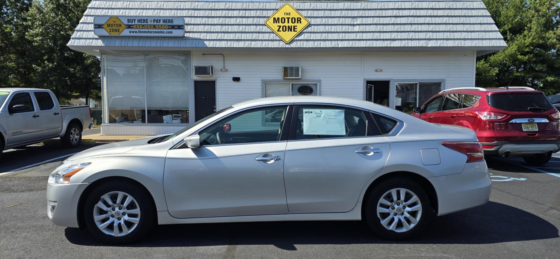 2013 Silver /Black Nissan Altima 2.5 S (1N4AL3AP4DC) with an 2.5L L4 DOHC 16V engine, CVT transmission, located at 1010 N White Horse Pike, Stratford, NJ, 08084, (856) 262-9500, 39.838921, -75.011497 - Photo#6