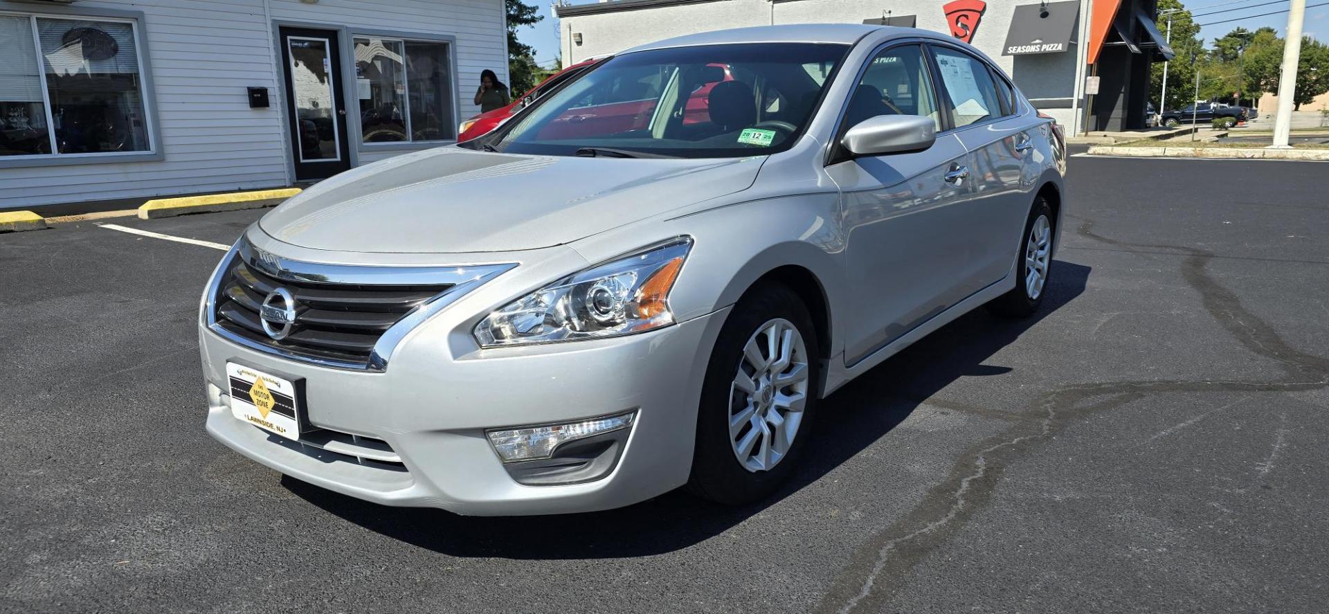 2013 Silver /Black Nissan Altima 2.5 S (1N4AL3AP4DC) with an 2.5L L4 DOHC 16V engine, CVT transmission, located at 1010 N White Horse Pike, Stratford, NJ, 08084, (856) 262-9500, 39.838921, -75.011497 - Photo#0