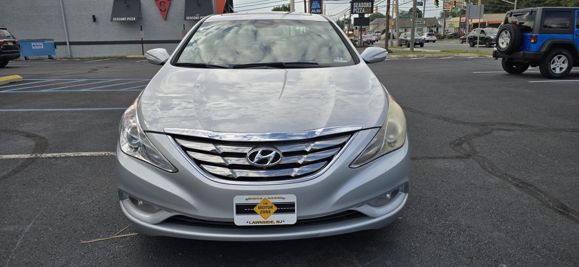 2011 Silver /Gray Hyundai Sonata Limited Auto (5NPEC4AC2BH) with an 2.4L L4 DOHC 16V engine, 5-Speed Automatic transmission, located at 1010 N White Horse Pike, Stratford, NJ, 08084, (856) 262-9500, 39.838921, -75.011497 - Photo#6