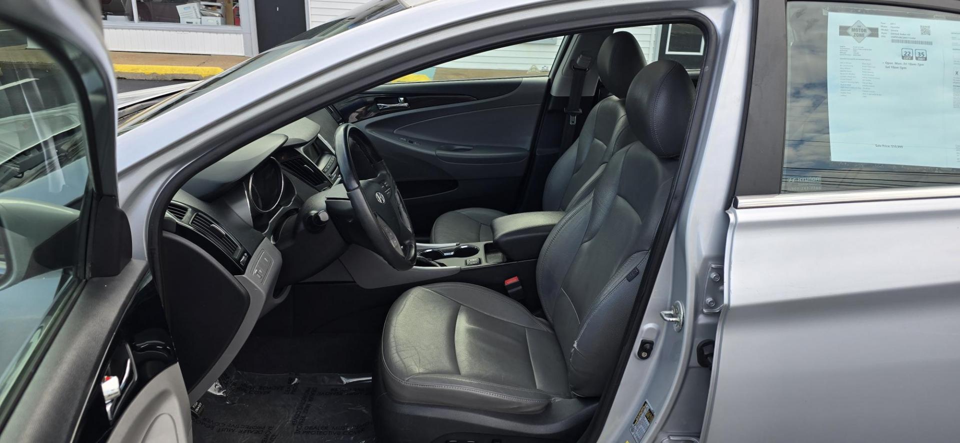 2011 Silver /Gray Hyundai Sonata Limited Auto (5NPEC4AC2BH) with an 2.4L L4 DOHC 16V engine, 5-Speed Automatic transmission, located at 1010 N White Horse Pike, Stratford, NJ, 08084, (856) 262-9500, 39.838921, -75.011497 - Photo#9