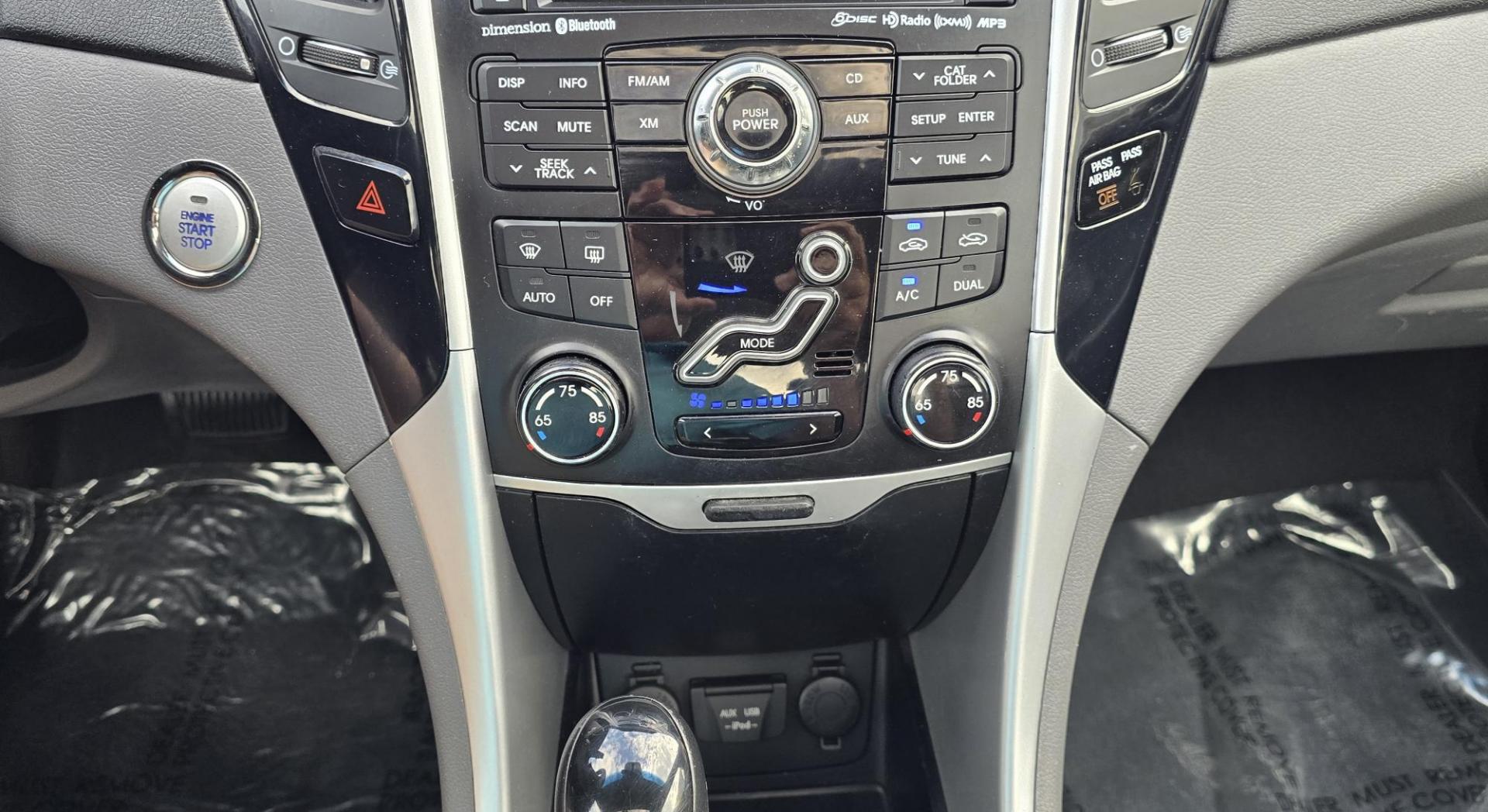 2011 Silver /Gray Hyundai Sonata Limited Auto (5NPEC4AC2BH) with an 2.4L L4 DOHC 16V engine, 5-Speed Automatic transmission, located at 1010 N White Horse Pike, Stratford, NJ, 08084, (856) 262-9500, 39.838921, -75.011497 - Photo#11