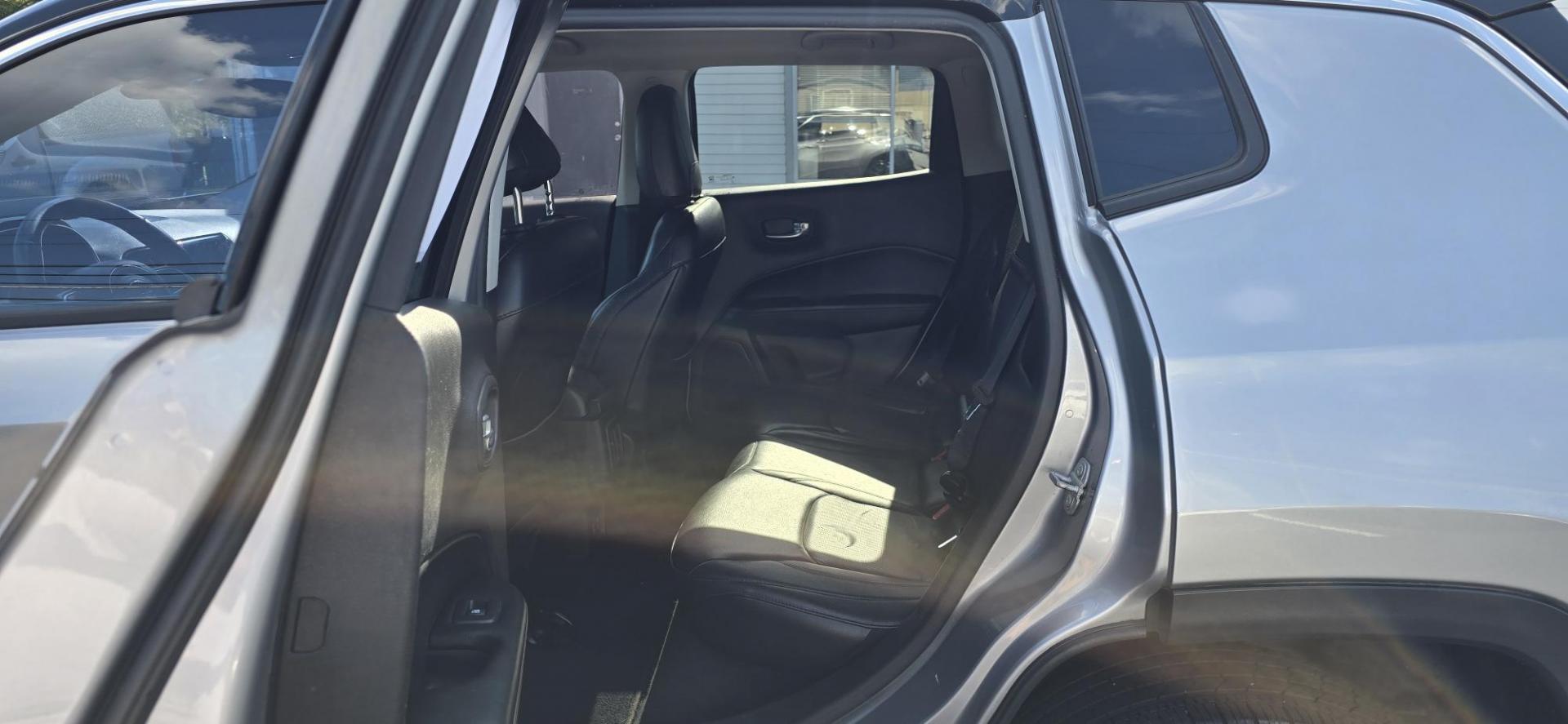 2017 Silver /BLACK LEATHER Jeep Compass Limited 4WD (3C4NJDCB8HT) with an 2.4L L4 DOHC 16V engine, CVT transmission, located at 1010 N White Horse Pike, Stratford, NJ, 08084, (856) 262-9500, 39.838921, -75.011497 - Photo#9