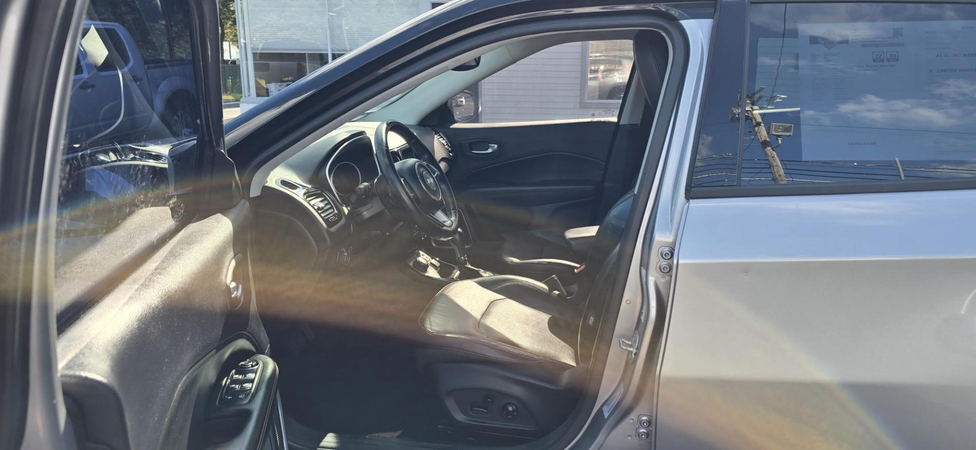 2017 Silver /BLACK LEATHER Jeep Compass Limited 4WD (3C4NJDCB8HT) with an 2.4L L4 DOHC 16V engine, CVT transmission, located at 1010 N White Horse Pike, Stratford, NJ, 08084, (856) 262-9500, 39.838921, -75.011497 - Photo#8