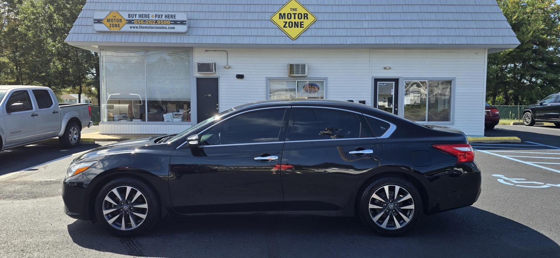 2016 Black /Black Nissan Altima 2.5 SV (1N4AL3AP3GC) with an 2.5L L4 DOHC 16V engine, CVT transmission, located at 1010 N White Horse Pike, Stratford, NJ, 08084, (856) 262-9500, 39.838921, -75.011497 - Photo#4
