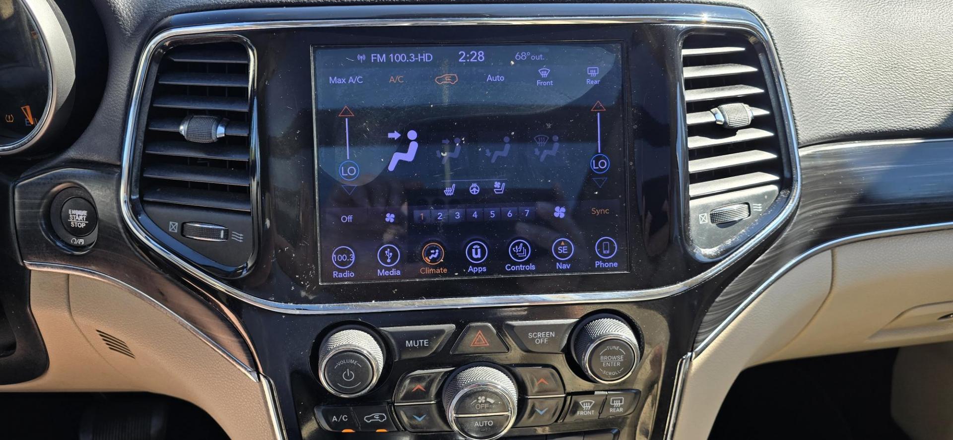 2019 Black /Tan Leather Jeep Grand Cherokee Limited 4WD (1C4RJFBG0KC) with an 3.6L V6 DOHC 24V engine, 8A transmission, located at 1010 N White Horse Pike, Stratford, NJ, 08084, (856) 262-9500, 39.838921, -75.011497 - Photo#13