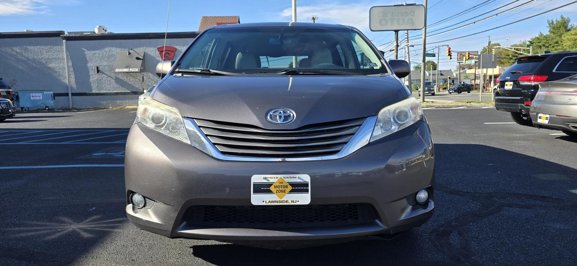 2013 Gray /Silver Toyota Sienna XLE AWD 7-Passenger V6 (5TDDK3DC8DS) with an 3.5L V6 EFI DOHC 24V engine, 5-Speed Automatic transmission, located at 1010 N White Horse Pike, Stratford, NJ, 08084, (856) 262-9500, 39.838921, -75.011497 - Photo#4