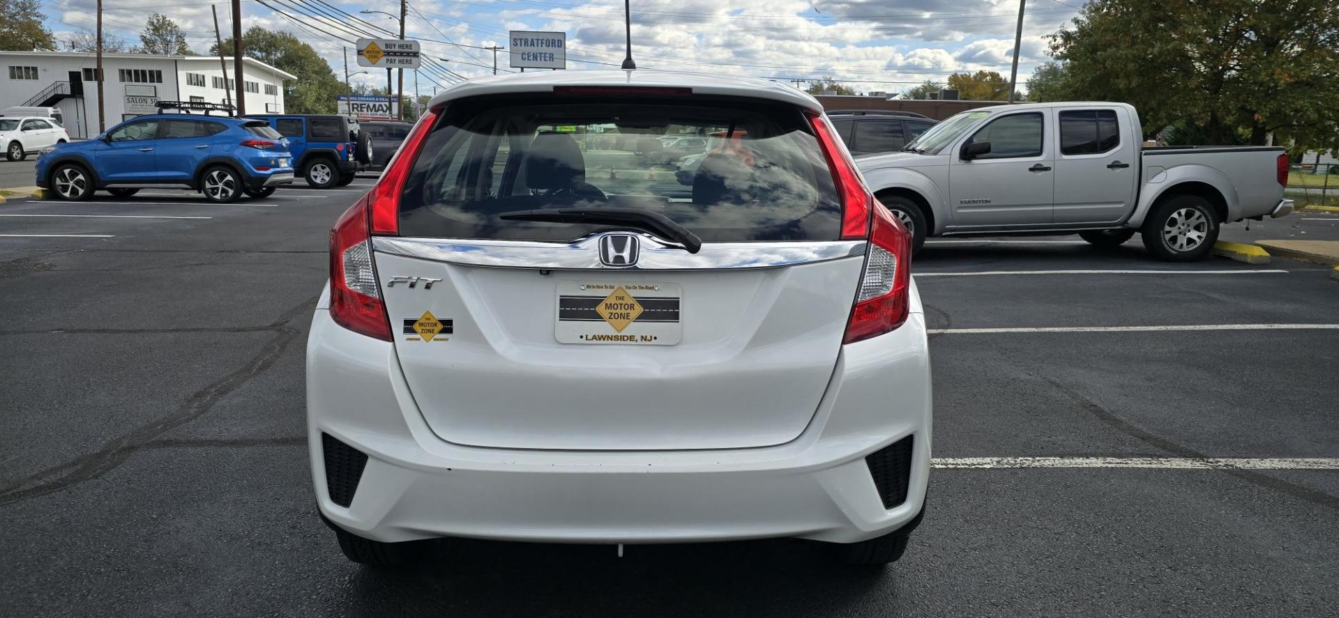 2016 White /BLACK Honda Fit EX CVT (JHMGK5H70GX) with an 1.5L L4 SOHC 16V engine, CVT transmission, located at 1010 N White Horse Pike, Stratford, NJ, 08084, (856) 262-9500, 39.838921, -75.011497 - Photo#5
