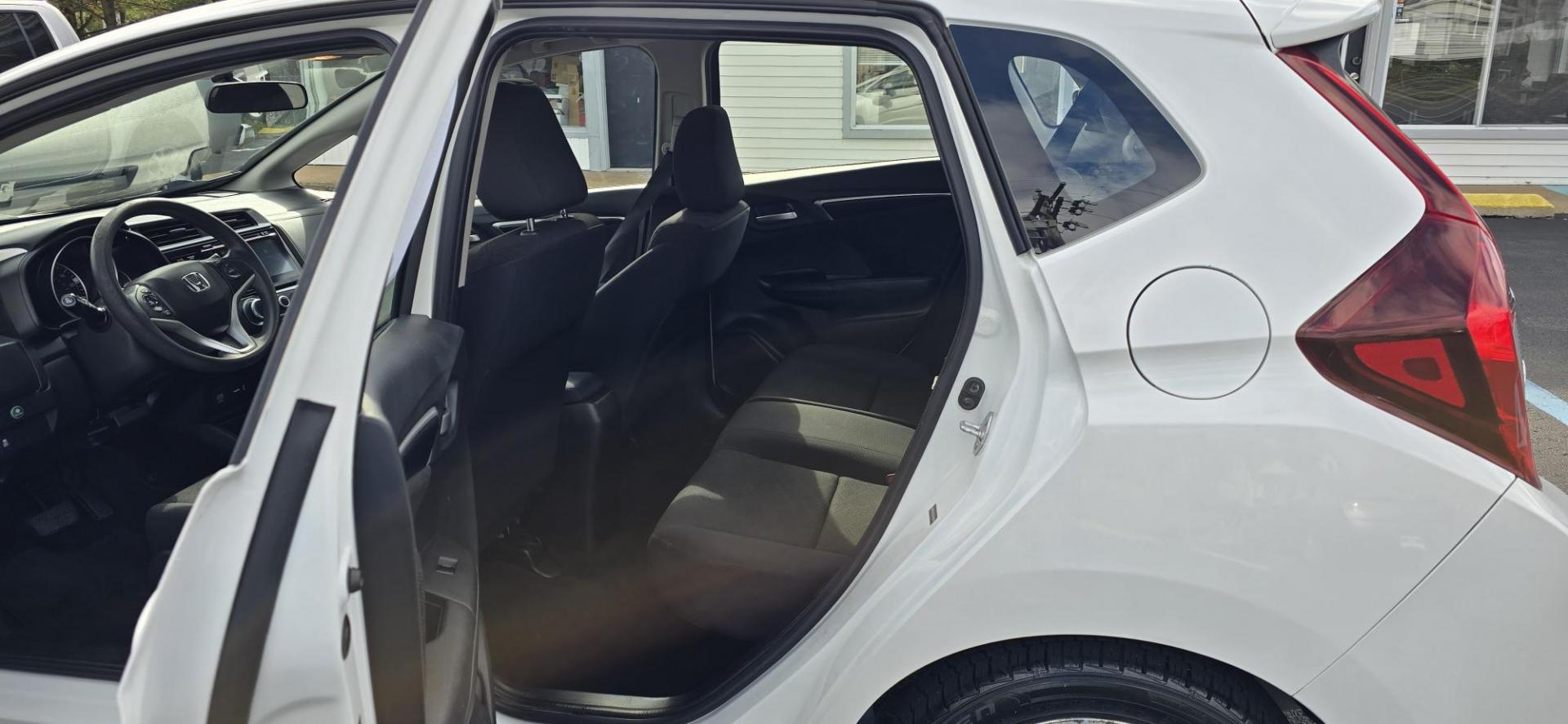 2016 White /BLACK Honda Fit EX CVT (JHMGK5H70GX) with an 1.5L L4 SOHC 16V engine, CVT transmission, located at 1010 N White Horse Pike, Stratford, NJ, 08084, (856) 262-9500, 39.838921, -75.011497 - Photo#9