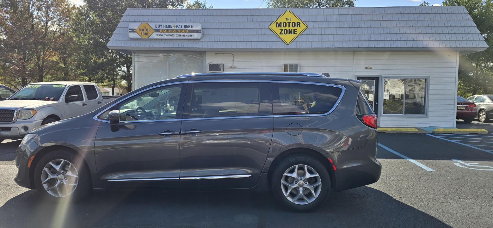 2017 Gray /Cream Chrysler Pacifica Touring-L Plus (2C4RC1EG7HR) with an 3.6L V6 DOHC 24V engine, 9A transmission, located at 1010 N White Horse Pike, Stratford, NJ, 08084, (856) 262-9500, 39.838921, -75.011497 - Photo#4