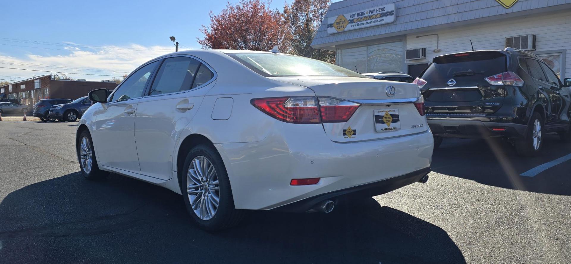2013 STARFIRE PEARL /Tan Lexus ES 350 Sedan (JTHBK1GG7D2) with an 3.5L V6 DOHC 24V engine, 6-Speed Automatic transmission, located at 1010 N White Horse Pike, Stratford, NJ, 08084, (856) 262-9500, 39.838921, -75.011497 - Photo#3