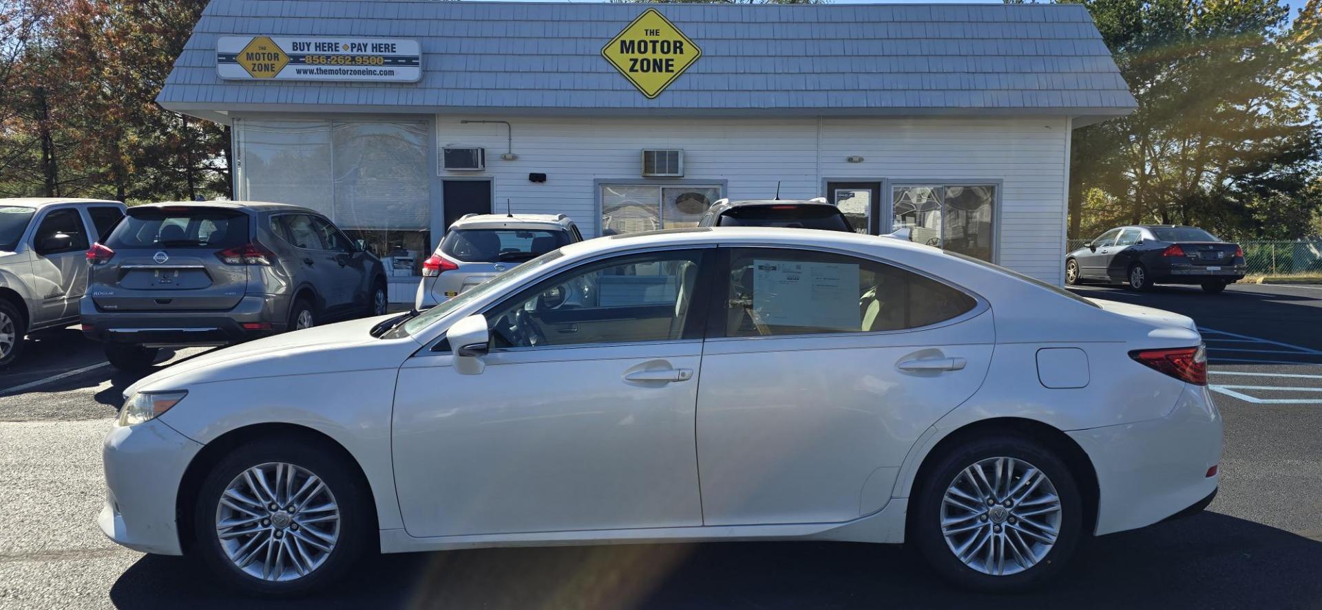 2013 STARFIRE PEARL /Tan Lexus ES 350 Sedan (JTHBK1GG7D2) with an 3.5L V6 DOHC 24V engine, 6-Speed Automatic transmission, located at 1010 N White Horse Pike, Stratford, NJ, 08084, (856) 262-9500, 39.838921, -75.011497 - Photo#5
