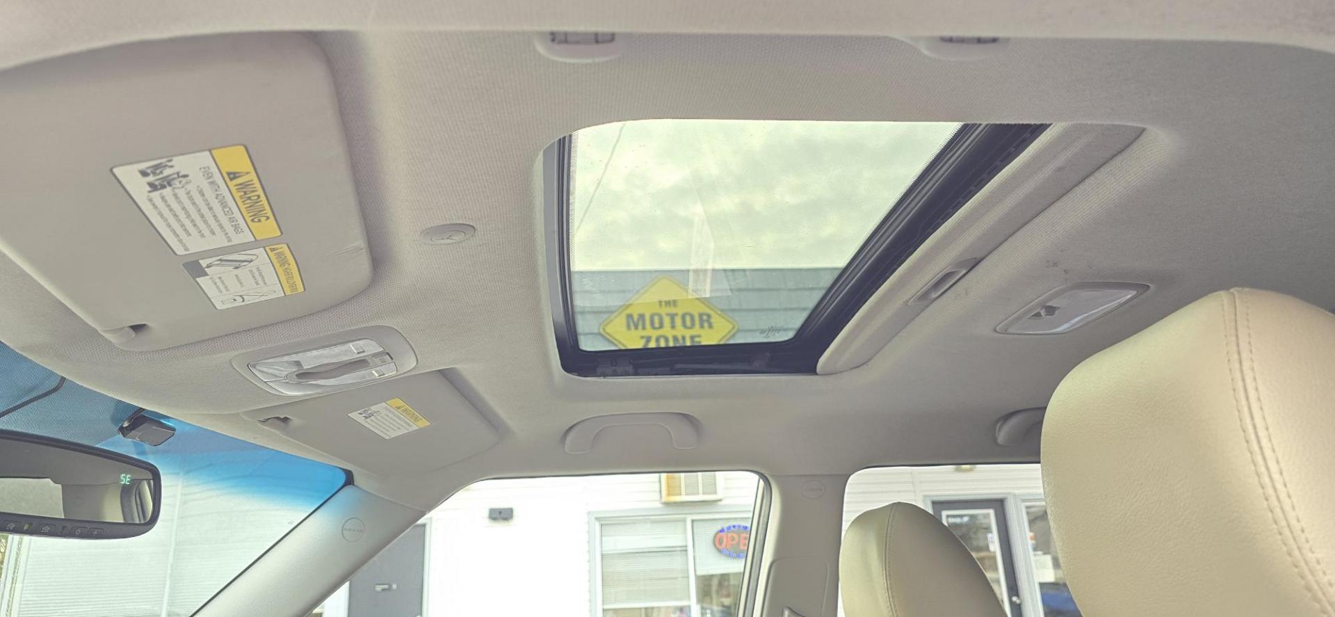 2013 Gray /Black & Tan Leather Kia Soul ! (KNDJT2A67D7) with an 2.0L L4 DOHC 16V engine, AUTOMATIC transmission, located at 1010 N White Horse Pike, Stratford, NJ, 08084, (856) 262-9500, 39.838921, -75.011497 - Photo#8