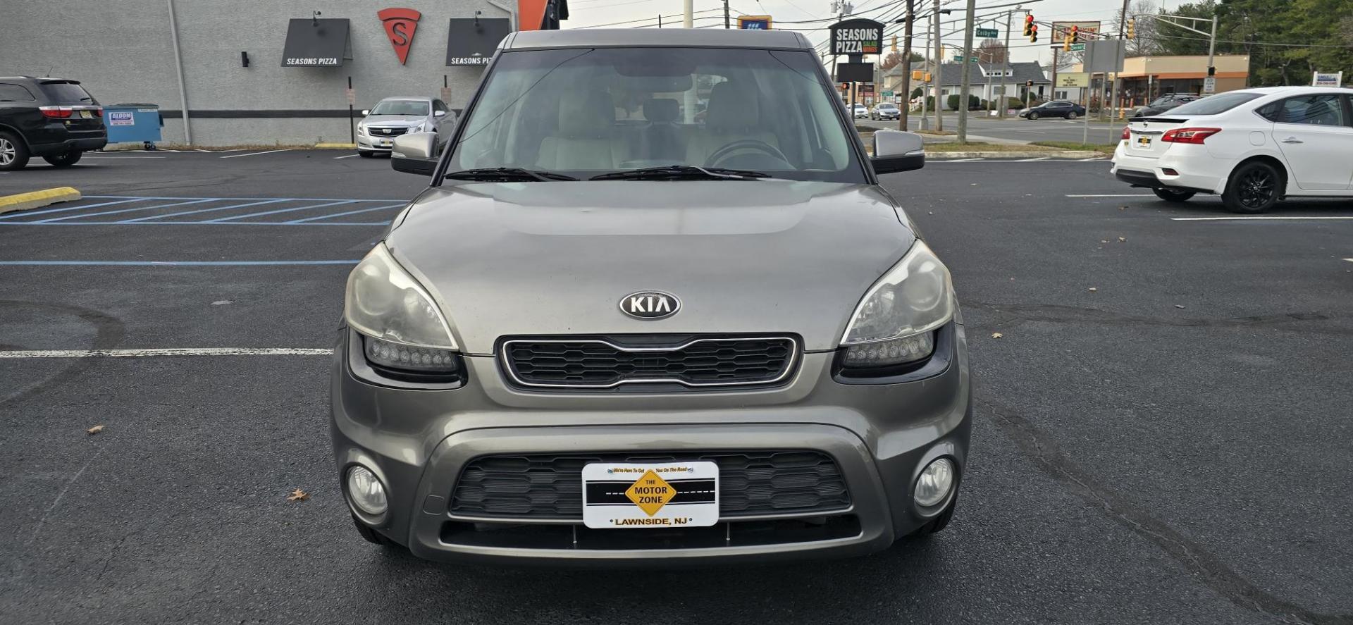 2013 Gray /Black & Tan Leather Kia Soul ! (KNDJT2A67D7) with an 2.0L L4 DOHC 16V engine, AUTOMATIC transmission, located at 1010 N White Horse Pike, Stratford, NJ, 08084, (856) 262-9500, 39.838921, -75.011497 - Photo#3
