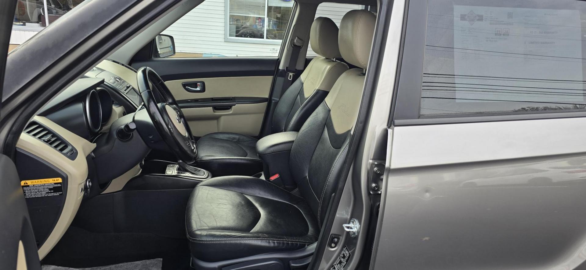 2013 Gray /Black & Tan Leather Kia Soul ! (KNDJT2A67D7) with an 2.0L L4 DOHC 16V engine, AUTOMATIC transmission, located at 1010 N White Horse Pike, Stratford, NJ, 08084, (856) 262-9500, 39.838921, -75.011497 - Photo#6