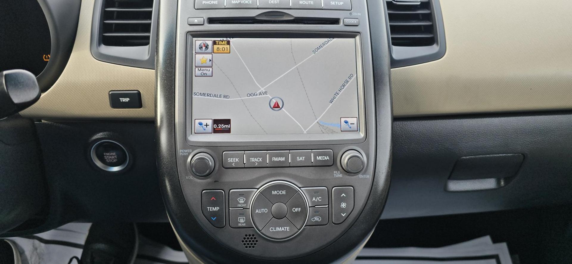 2013 Gray /Black & Tan Leather Kia Soul ! (KNDJT2A67D7) with an 2.0L L4 DOHC 16V engine, AUTOMATIC transmission, located at 1010 N White Horse Pike, Stratford, NJ, 08084, (856) 262-9500, 39.838921, -75.011497 - Photo#10