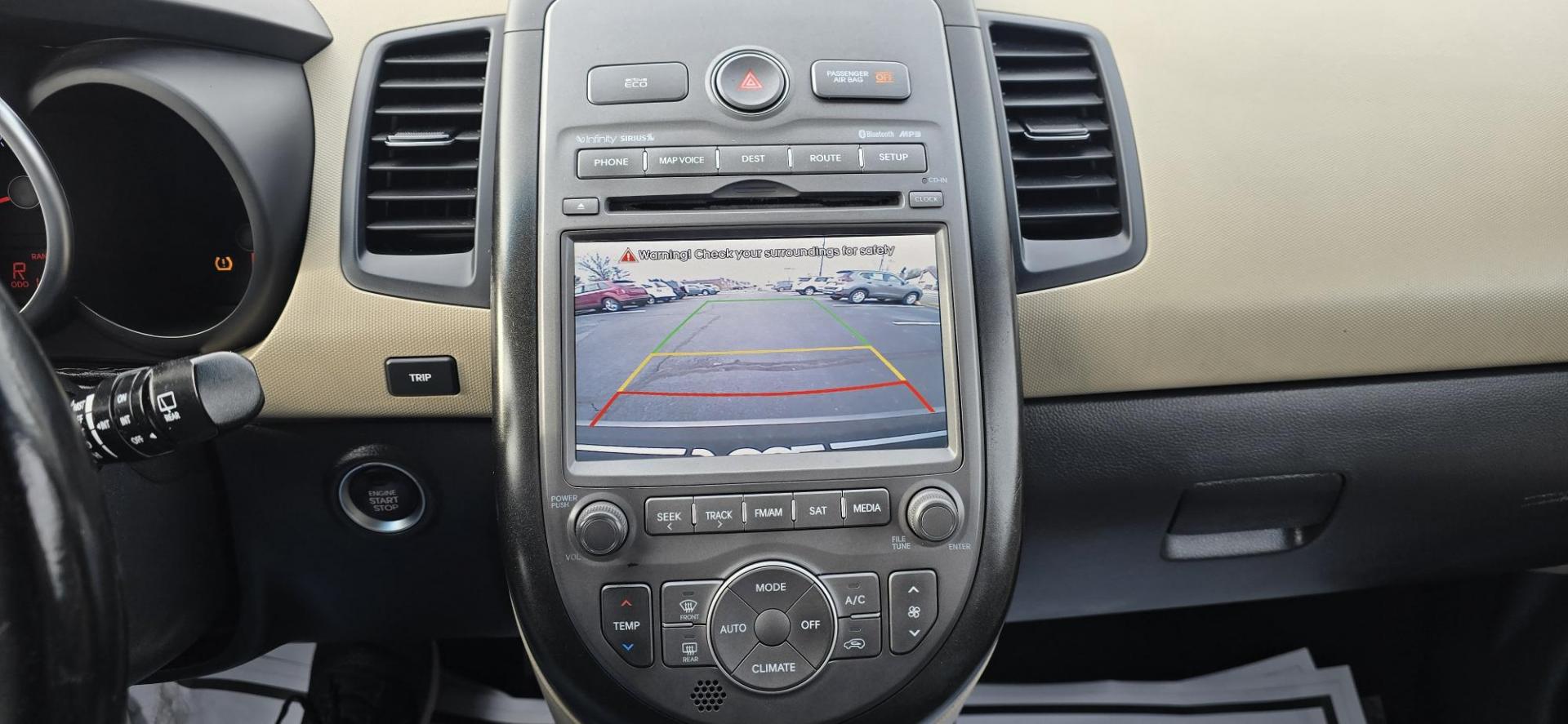 2013 Gray /Black & Tan Leather Kia Soul ! (KNDJT2A67D7) with an 2.0L L4 DOHC 16V engine, AUTOMATIC transmission, located at 1010 N White Horse Pike, Stratford, NJ, 08084, (856) 262-9500, 39.838921, -75.011497 - Photo#9