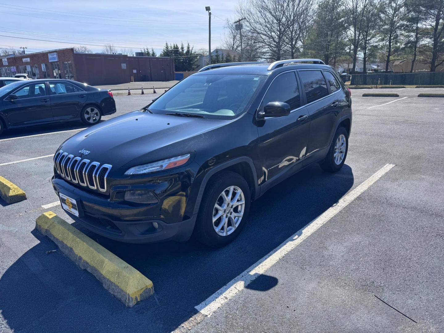 2017 Jeep Cherokee Latitude 4WD (1C4PJMCB9HW) with an 2.4L L4 DOHC 16V engine, 9A transmission, located at 1010 N White Horse Pike, Stratford, NJ, 08084, (856) 262-9500, 39.838921, -75.011497 - Photo#0