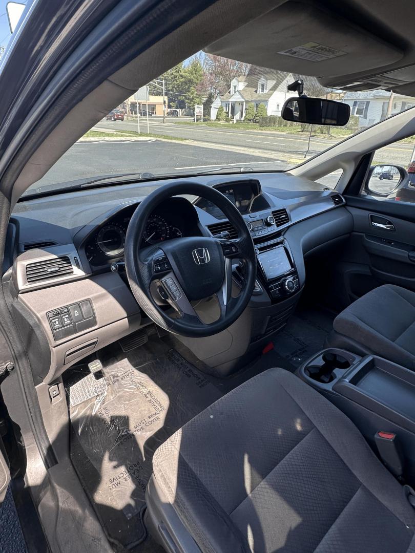 2016 Grey /Grey Honda Odyssey SE (5FNRL5H3XGB) with an 3.5L V6 SOHC 24V engine, 6A transmission, located at 1010 N White Horse Pike, Stratford, NJ, 08084, (856) 262-9500, 39.838921, -75.011497 - Photo#6