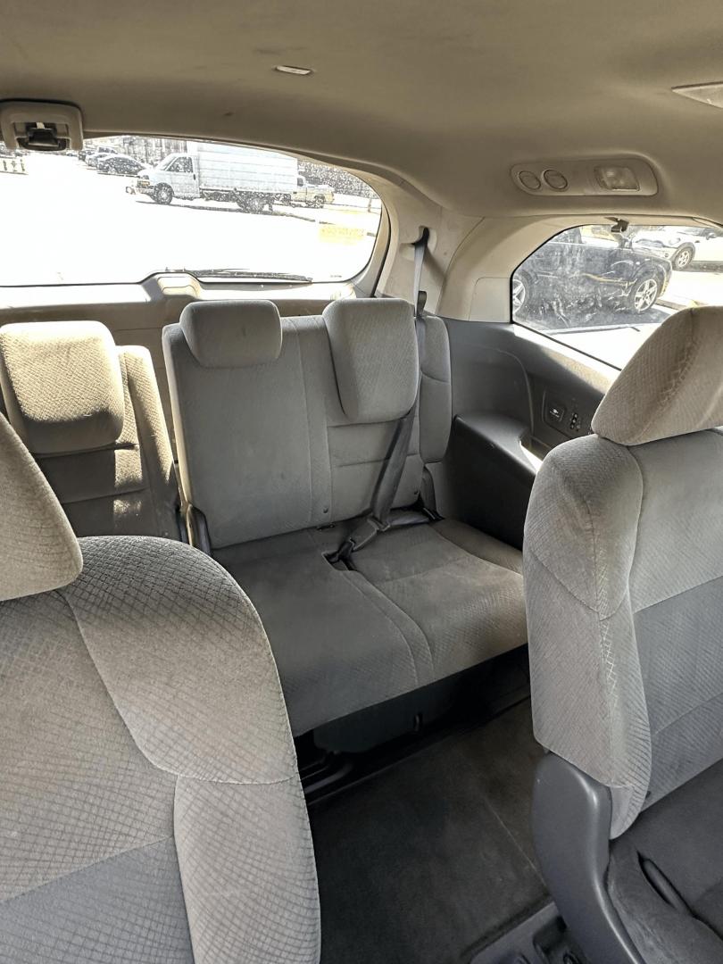 2016 Grey /Grey Honda Odyssey SE (5FNRL5H3XGB) with an 3.5L V6 SOHC 24V engine, 6A transmission, located at 1010 N White Horse Pike, Stratford, NJ, 08084, (856) 262-9500, 39.838921, -75.011497 - Photo#10