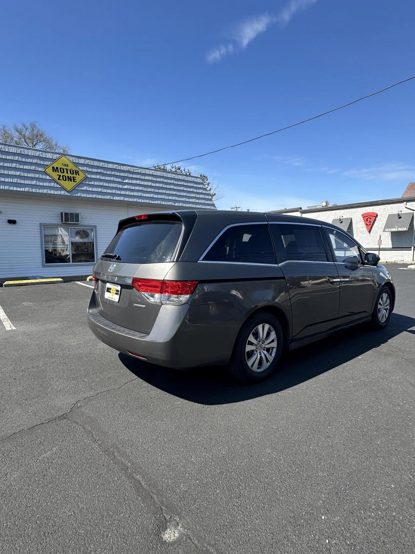 2016 Grey /Grey Honda Odyssey SE (5FNRL5H3XGB) with an 3.5L V6 SOHC 24V engine, 6A transmission, located at 1010 N White Horse Pike, Stratford, NJ, 08084, (856) 262-9500, 39.838921, -75.011497 - Photo#4