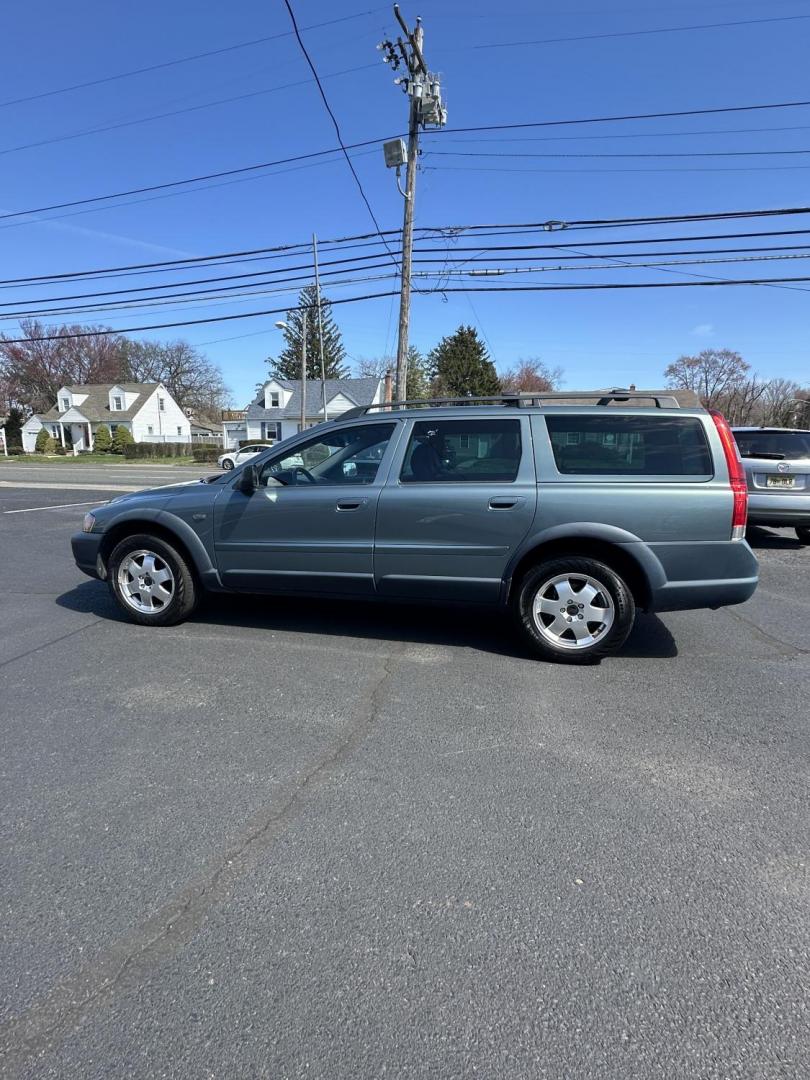 2003 Grey /Black Volvo XC70 Cross Country (YV1SZ59H031) with an 2.5L L5 DOHC 20V TURBO engine, 5-Speed Automatic transmission, located at 1010 N White Horse Pike, Stratford, NJ, 08084, (856) 262-9500, 39.838921, -75.011497 - Photo#1