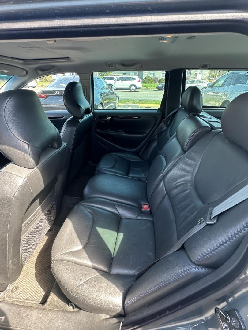 2003 Grey /Black Volvo XC70 Cross Country (YV1SZ59H031) with an 2.5L L5 DOHC 20V TURBO engine, 5-Speed Automatic transmission, located at 1010 N White Horse Pike, Stratford, NJ, 08084, (856) 262-9500, 39.838921, -75.011497 - Photo#4
