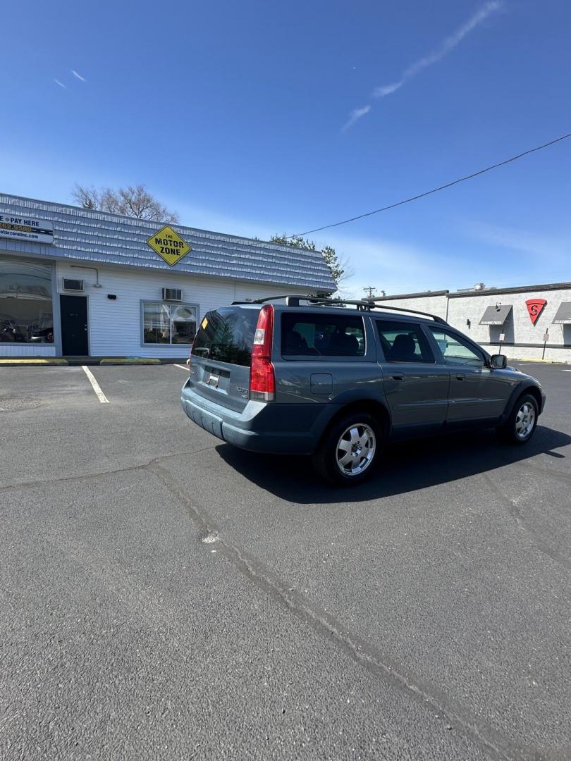 2003 Grey /Black Volvo XC70 Cross Country (YV1SZ59H031) with an 2.5L L5 DOHC 20V TURBO engine, 5-Speed Automatic transmission, located at 1010 N White Horse Pike, Stratford, NJ, 08084, (856) 262-9500, 39.838921, -75.011497 - Photo#6