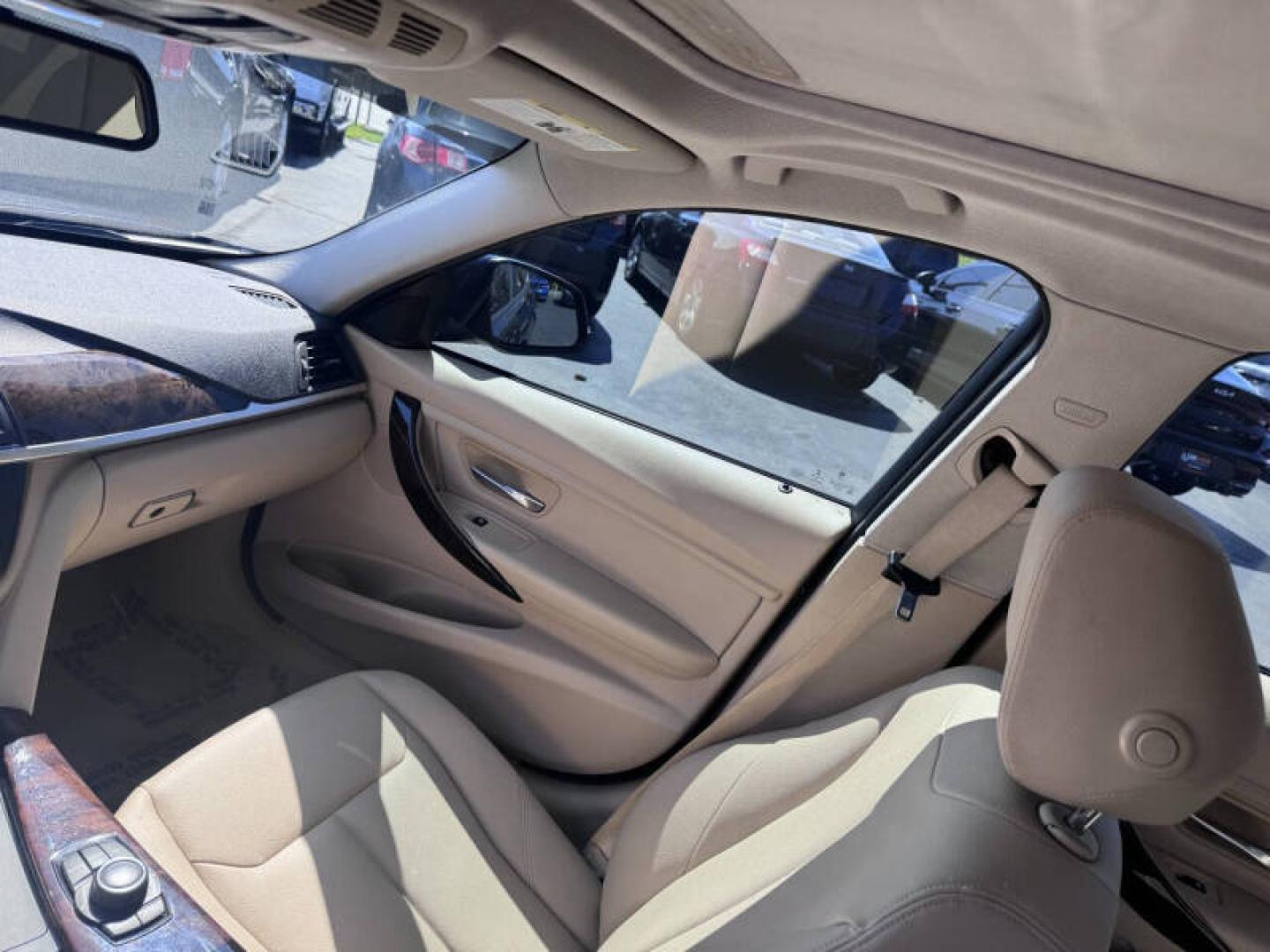 2015 BMW 3-Series 320i xDrive (WBA3C3C53FP) with an 2.0L L4 DOHC 16V engine, 8-Speed Automatic transmission, located at 1010 N White Horse Pike, Stratford, NJ, 08084, (856) 262-9500, 39.838921, -75.011497 - Photo#11