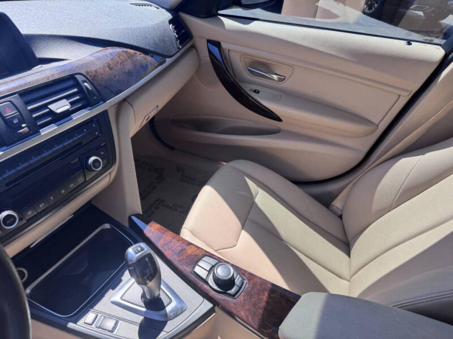 2015 BMW 3-Series 320i xDrive (WBA3C3C53FP) with an 2.0L L4 DOHC 16V engine, 8-Speed Automatic transmission, located at 1010 N White Horse Pike, Stratford, NJ, 08084, (856) 262-9500, 39.838921, -75.011497 - Photo#16