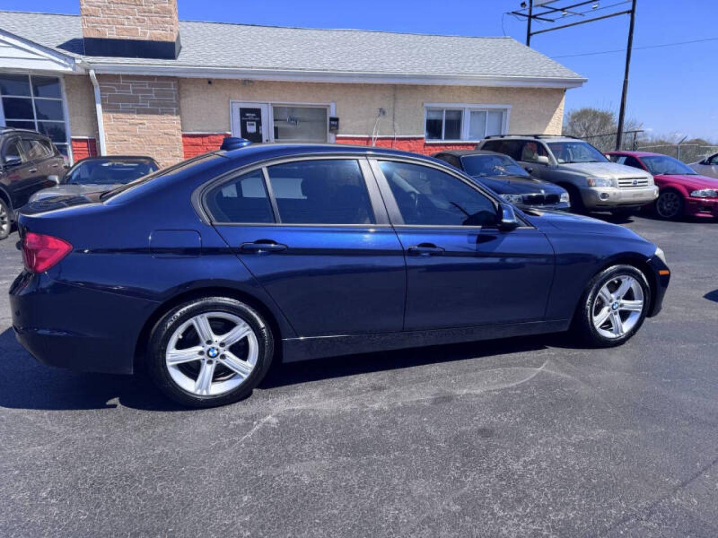 2015 BMW 3-Series 320i xDrive (WBA3C3C53FP) with an 2.0L L4 DOHC 16V engine, 8-Speed Automatic transmission, located at 1010 N White Horse Pike, Stratford, NJ, 08084, (856) 262-9500, 39.838921, -75.011497 - Photo#3