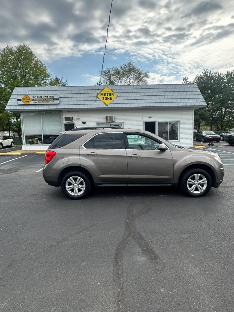 2011 Gold /Black Chevrolet Equinox 1LT 2WD (2CNALDECXB6) with an 2.4L L4 DOHC 16V engine, 6-Speed Automatic transmission, located at 1010 N White Horse Pike, Stratford, NJ, 08084, (856) 262-9500, 39.838921, -75.011497 - Photo#8