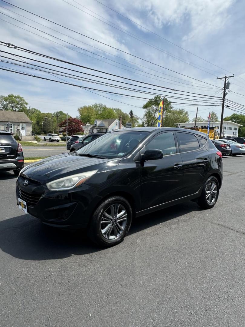 2015 Black /Tan Hyundai Tucson SE FWD (KM8JT3AF3FU) with an 2.0L L4 DOHC 16V engine, 6-Speed Automatic transmission, located at 1010 N White Horse Pike, Stratford, NJ, 08084, (856) 262-9500, 39.838921, -75.011497 - Photo#0