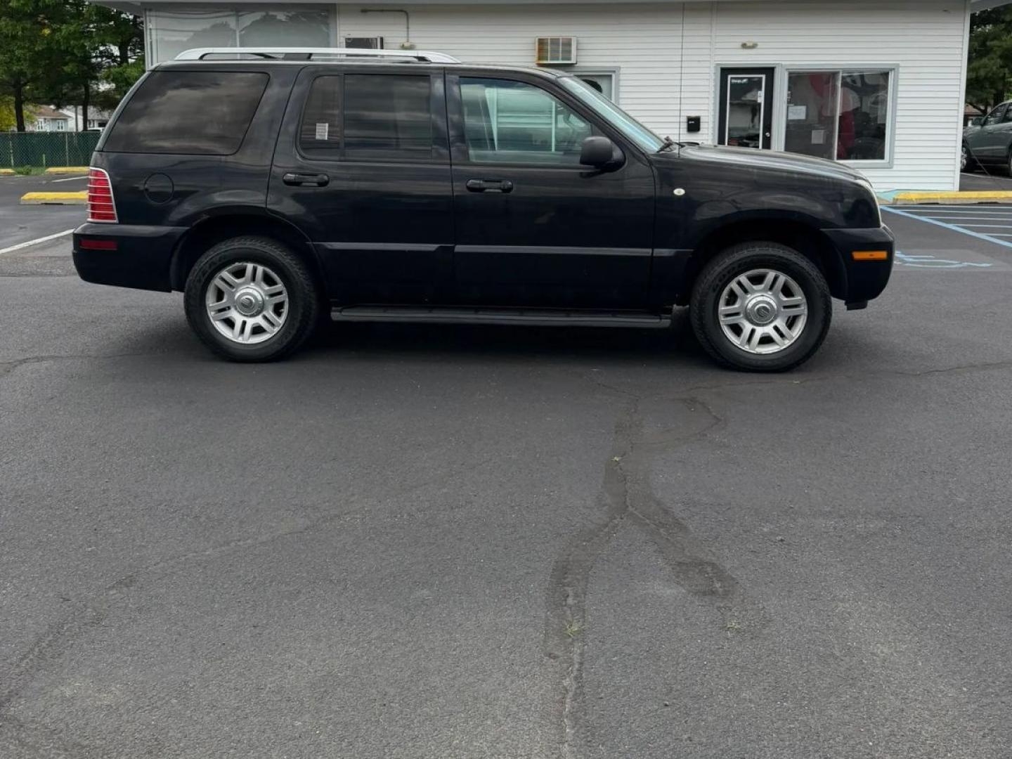 2004 Black /Black Mercury Mountaineer Convenience 4.0L AWD (4M2DU86E64Z) with an 4.0L V6 SOHC 12V engine, 5-Speed Automatic transmission, located at 1010 N White Horse Pike, Stratford, NJ, 08084, (856) 262-9500, 39.838921, -75.011497 - Photo#7